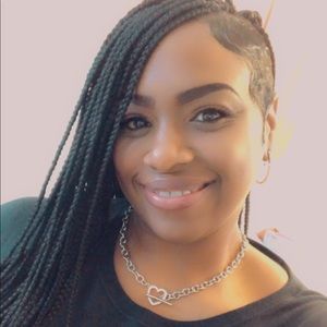 Meet your Posher, Nina